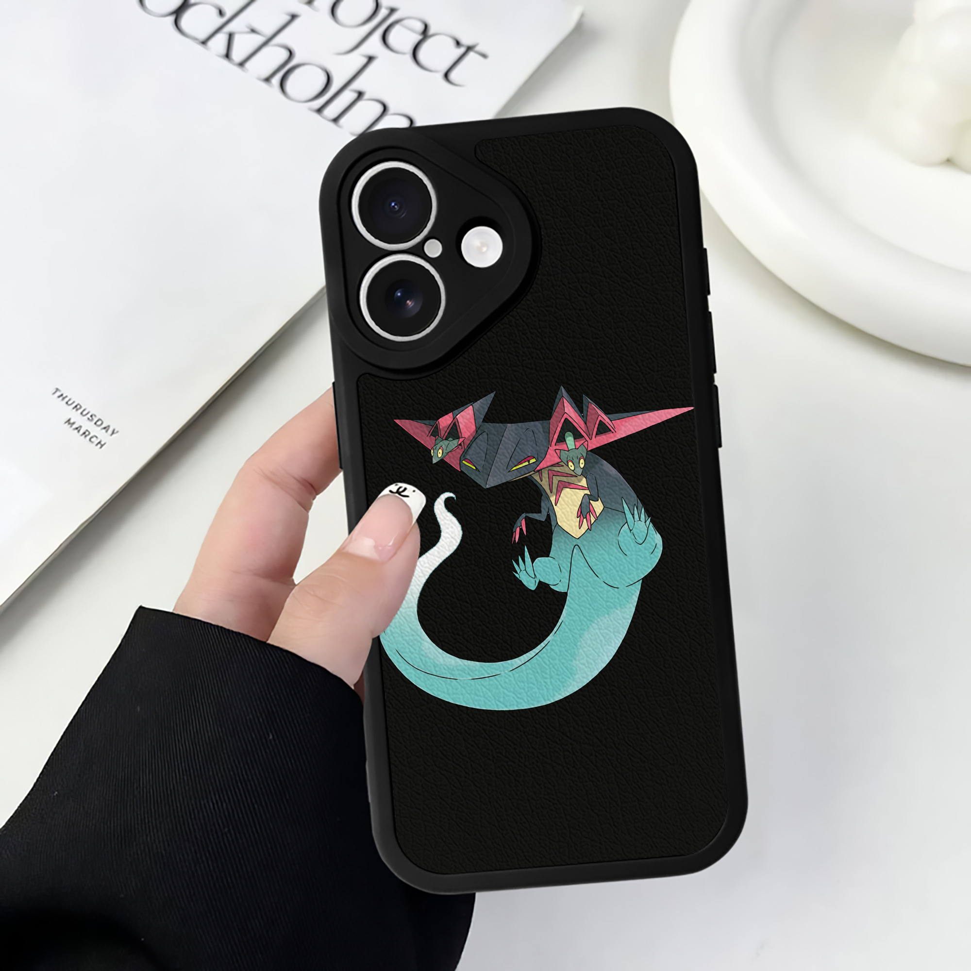 （画像用） ポケットモンスター Pokémon 【iPhone 16シリーズ対応】シリコンスマホケース（レザー調） 材質：シリコン